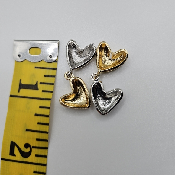 🆕️Metallic dangling connecting hearts earrings - Picture 2 of 3